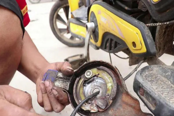 拉萨市电动车刹车故障